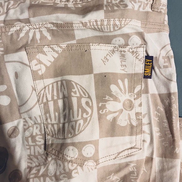 Comfy High Rise Smile Jeans - Picture 2 of 4